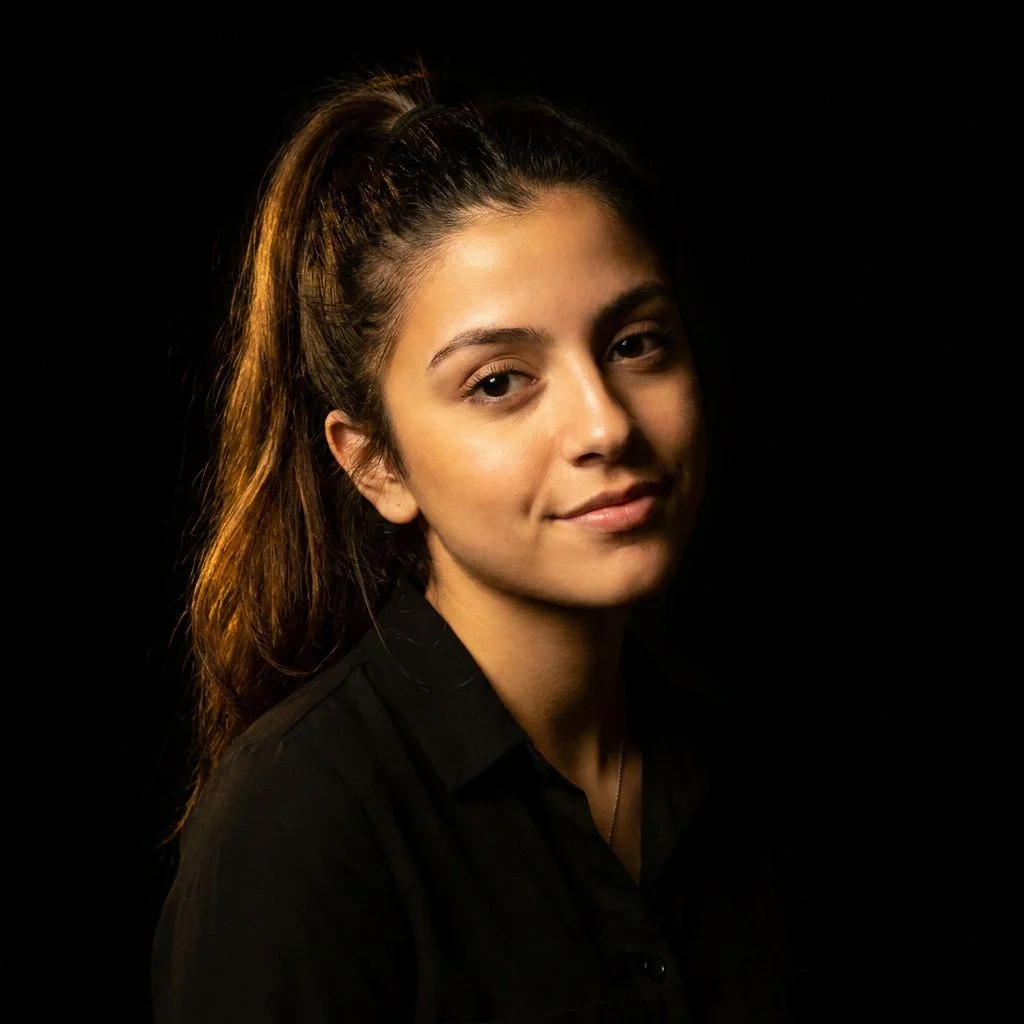 Chiaroscuro Profile — Studio Girl subject